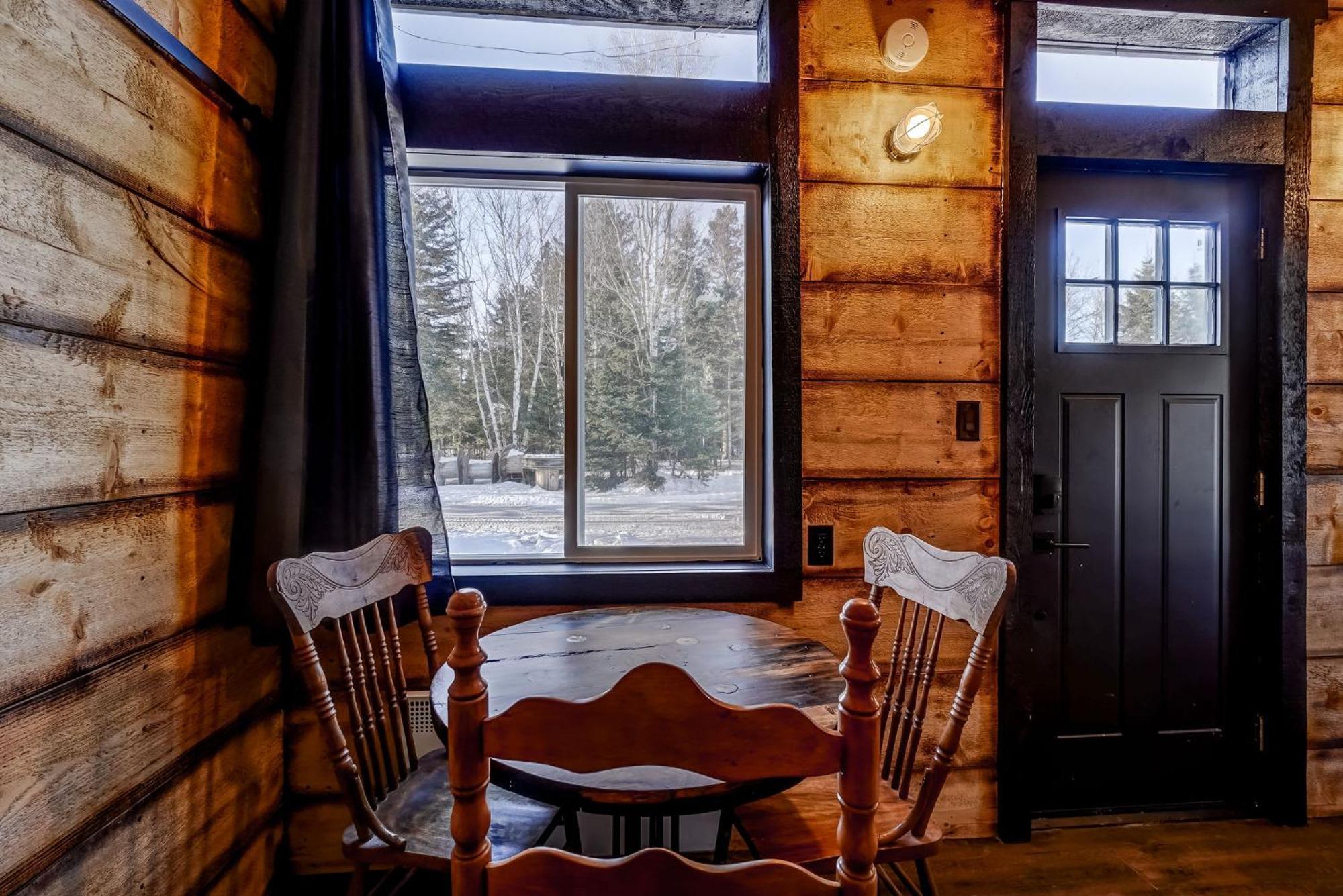 Your Cozy Cabin Retreat Saint-Remi-d'Amherst Exterior foto